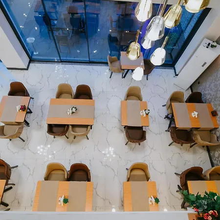 Aktas Lights Готель *