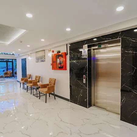 Aktas Lights מלון