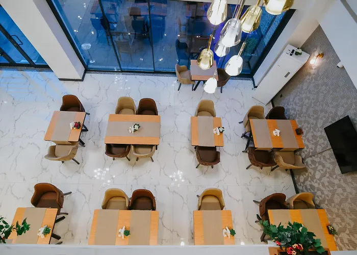 Aktas Lights Готель *